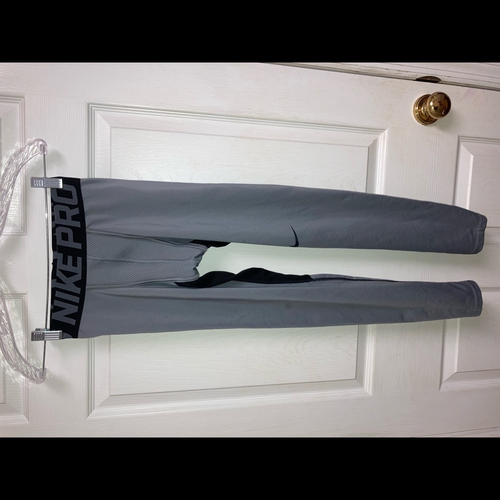 Grey Nike Pro HyperWarm Size Small tights leggings